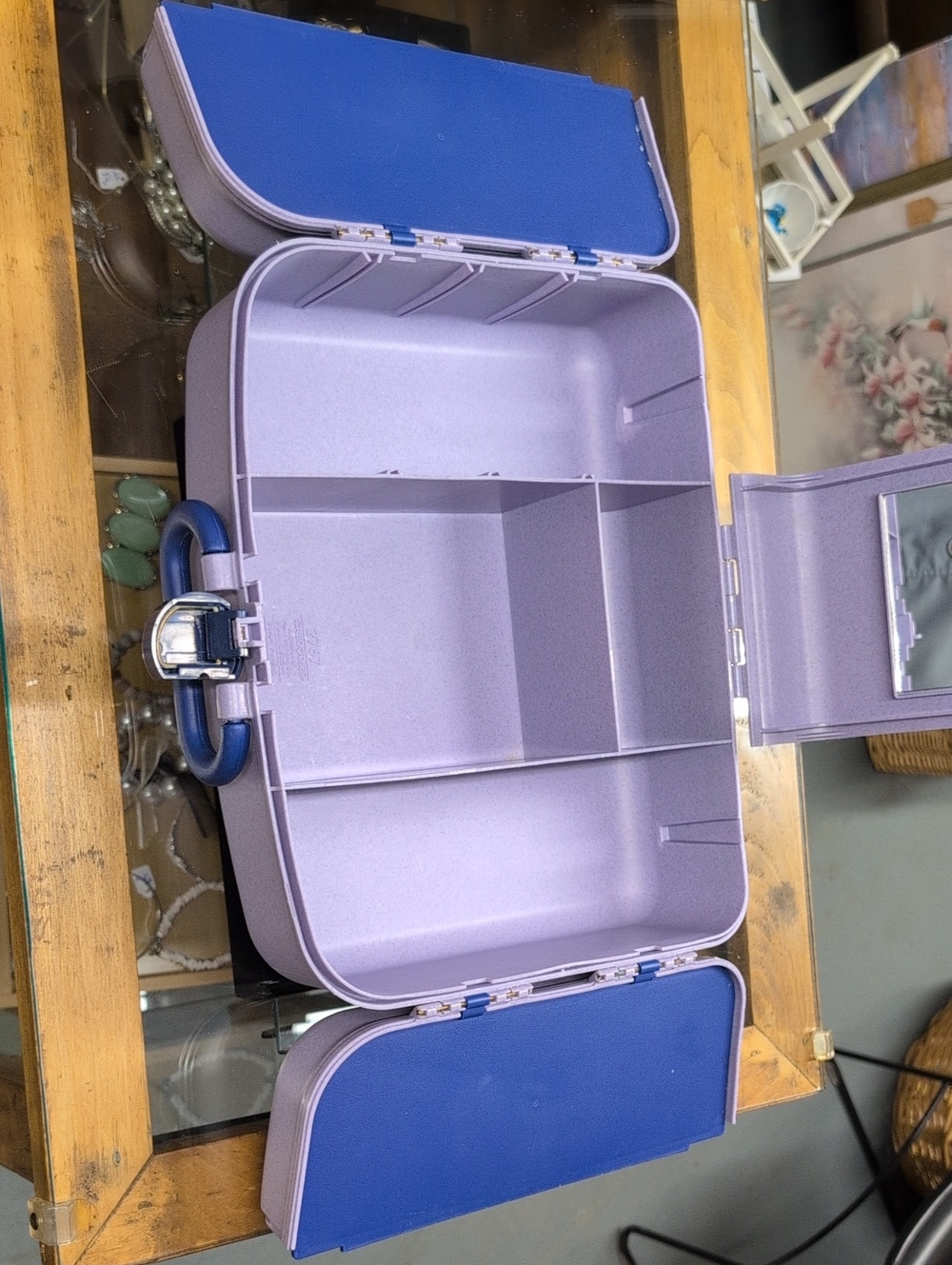Vintage Caboodle Make Up Case - Picture 5 of 9